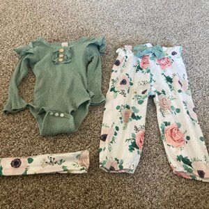 Unbranded baby girl outfit with headband - size 90 fit around 12 months